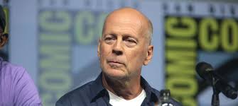 Atriz da Globo é internada com afasia, mesmo distúrbio de Bruce Willis