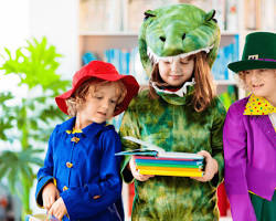 صورة Kids playing dress up