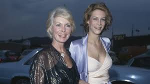 Throwback Pics Of Jamie Lee Curtis & Her Old Hollywood Star Mom Janet Leigh