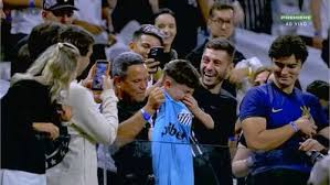 Polícia reconhece torcedores que xingaram criança que pediu camisa de Neymar