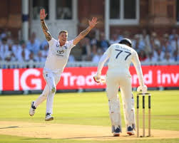 Carse and Stokes take late wickets for England to set up dramatic final day