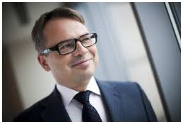 Maciej Szwarc jest prezesem zarządu Axa Polska od 2008 roku, ale firmą - wcześniej pod nazwami Winterthur ... - ftp3.php%3Fl_file%3D130325_MSzwarc_Axa