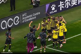 Sem Benzema, argelino comanda a maior goleada do Al Ittihad na história da Champions da Ásia