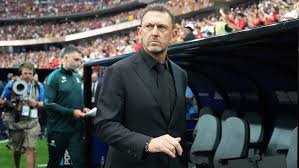 Socceroos icon says Popovic 'messing with things too much' in GK switch