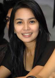 Hasil gambar untuk bugil telanjang NAJWA SHIHAB indonesia presenter tv