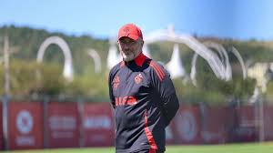 Ex-Santos e Athletico assume o Internacional após demissão de Pezzolano