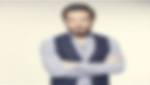 نجم مصري يسقط على المسرح
