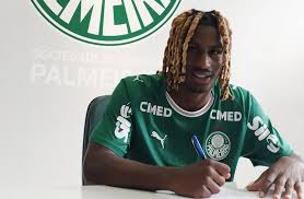 Meio-campista português assina com o Palmeiras e reforça o sub-20