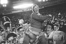 Lou Holtz, who had Arkansas football's best winning percentage, dies at 89