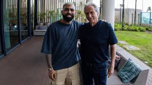 Gabigol publica foto com Jorge Jesus no Rio durante férias