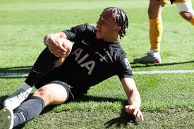 Xavi Simons, do Tottenham, rompe LCA e está fora da Copa do Mundo: 'Estou de coração partido'