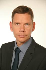 Dr.-Ing. Jens Tränckner (45) wurde am 27. Mai 2013 zum Universitätsprofessor ...