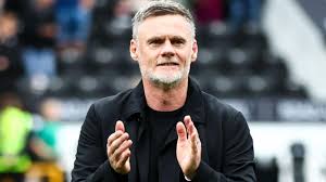 Graham Alexander: Bradford City 'reluctantly' give Preston North End permission to speak to boss - BBC