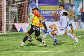 Herediano aseguró el liderato con un empate
