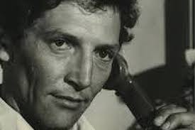 Morre Scott Hylands, ator da série 'Night Heat' e 'Terremoto', aos 83 anos