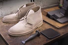 Résultat de recherche d'images pour "clarks desert boots"