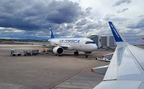 Foudre à Orly! Avion d'Air Corsica Frappé: Passagers en Danger?