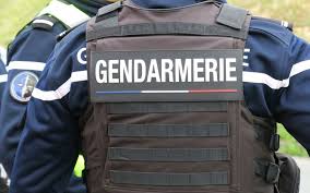 Attaque à Pont-l'Abbé: Un homme poignardé à la gorge durant la Fête de la Musique