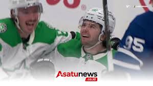 Mavrik Bourque Nets First Career Hat Trick in Stars Win