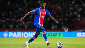 Ousmane Dembélé et Ferran Torres célèbrent les buts du PSG en Ligue des champions