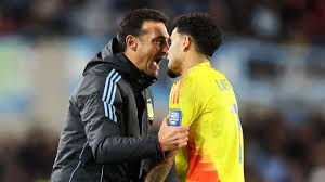 Scaloni y Luis Díaz: Un encuentro respetuoso tras el empate Argentina-Colombia - Imagen principal del artículo
