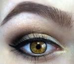 Makeup look for Hazel EyesMesmereyez contacts