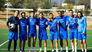 Monterrey aterriza en Guatemala con plantel estelar para duelo ante Xelajú MC
