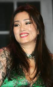 4 vote for pic! Gong Li. Only high quality pics and photos of Gong Li. pic id: 200030 - gong_li_shanghai_pre