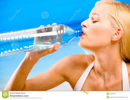 Mujer con la botella de agua - mujer-con-la-botella-de-agua-2984223
