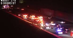 1 dead, 3 injured in I-5 crash involving WA trooper
