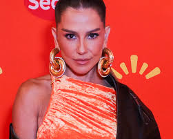Deborah Secco diz que só vai poder casar em 2027; saiba o motivo