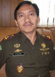 Ricardo Sitinjak (JIBI/SOLOPOS/Ponco Suseno). Mulai Selasa (6/9/2011), Ricardo Sitinjak, resmi menjabat menjadi Kepala Kejaksaan Negeri (Kajari) Solo. - 15ricardo1