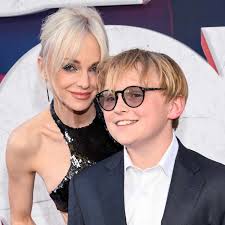 Anna Faris and Son Jack Pratt Celebrate 'Scary Movie 6,' Plus Kathy Bates and More