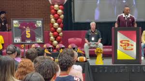 Salpointe Catholic Retires Bijan Robinson's No. 5 During Assembly