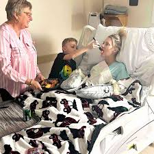 Kentucky Mom Whose Limbs Were Amputated Starts Therapy