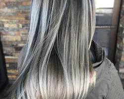 Image de Long Grey Hair with Ash Grey Highlights