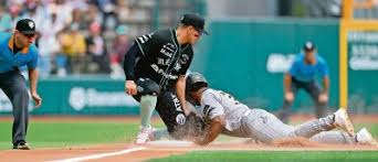 Calvario del pitcheo le&oacute;n: Sin control, los relevistas pasan amargo domingo