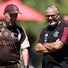 Flamengo impõe limite e busca alternativas após frustrações no mercado