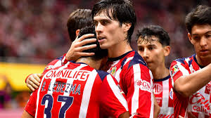 Figura de Chivas candidatea a la Hormiga y a Ledezma al Tri