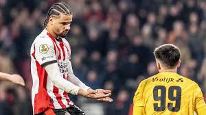 Live Eredivisie | PSV in extra tijd naast NAC dankzij stormram Obispo