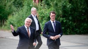 Überraschende Aufgabe - Wüst vertritt den Bundespräsidenten in den Osterferien - Politik - SZ.de