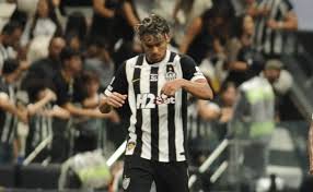 Scarpa, do Atlético, ironiza com enquete sobre novo projeto: ‘Vai jogar bola’