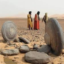 What geological process is responsible for the formation of the spherical rocks in the Valley of the Planets?
