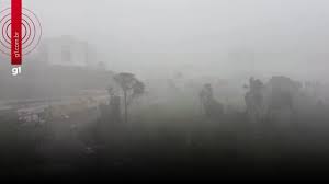 Temporal com granizo faz dia virar noite em Juiz de Fora