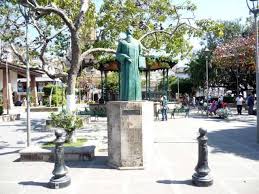Resultado de imagen para john huston statue puerto vallarta