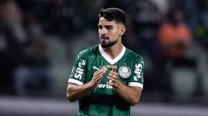 Rayados Tras la Pista del 'Flaco' López: ¿Fichaje Imposible? - Imagen principal del artículo