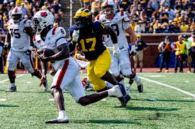 Michigan DT Enow Etta Withdraws from Transfer Portal, Returns to Wolverines