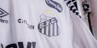 Santos atrasa salários e zagueiro é liberado para assinar com outro clube