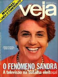 Nesta primeira capa, de abril de 1982, vê-se Sandra Cavalcanti, a mais-querida da revista, tratada como um fenômeno. Querem saber como a VEJA tratava o ... - capavejaabrilde19822