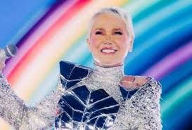 O pedido inusitado de Xuxa para Bruna Marquezine e Shawn Mendes